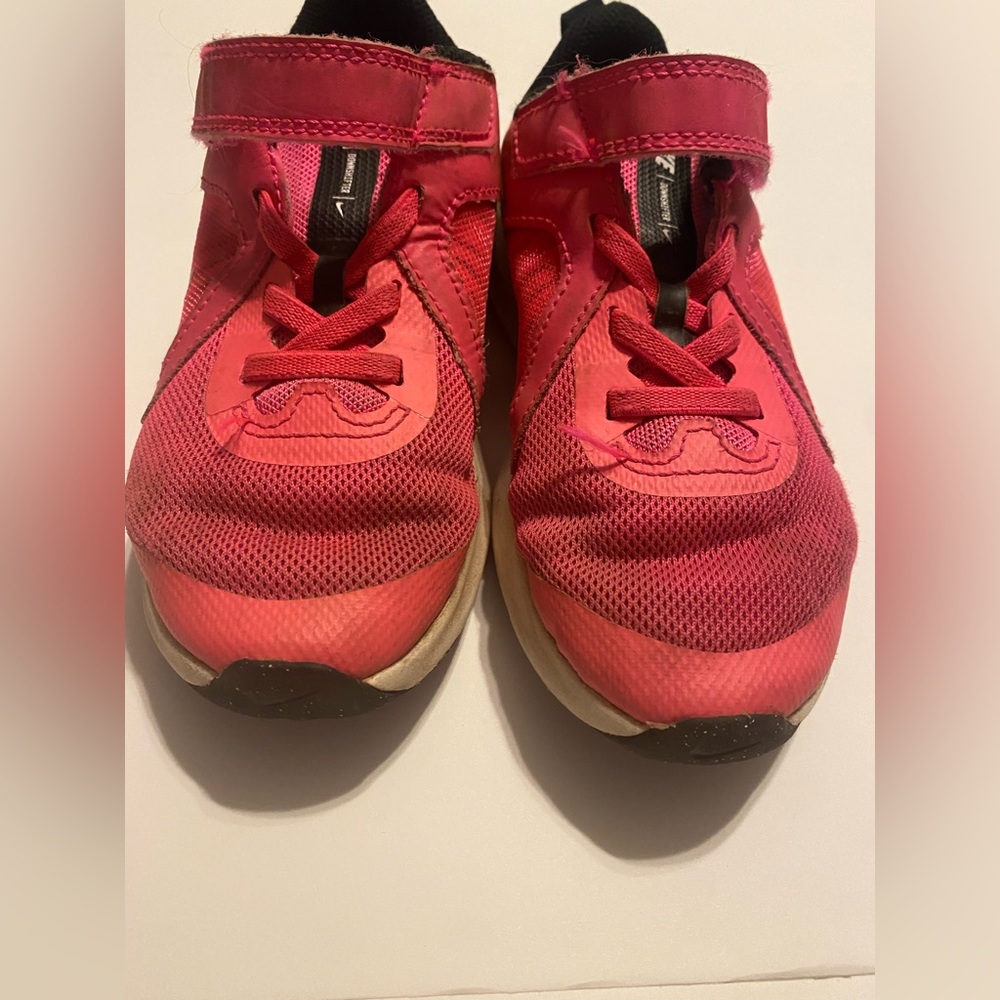 Girl Nike shoes size 11,5k